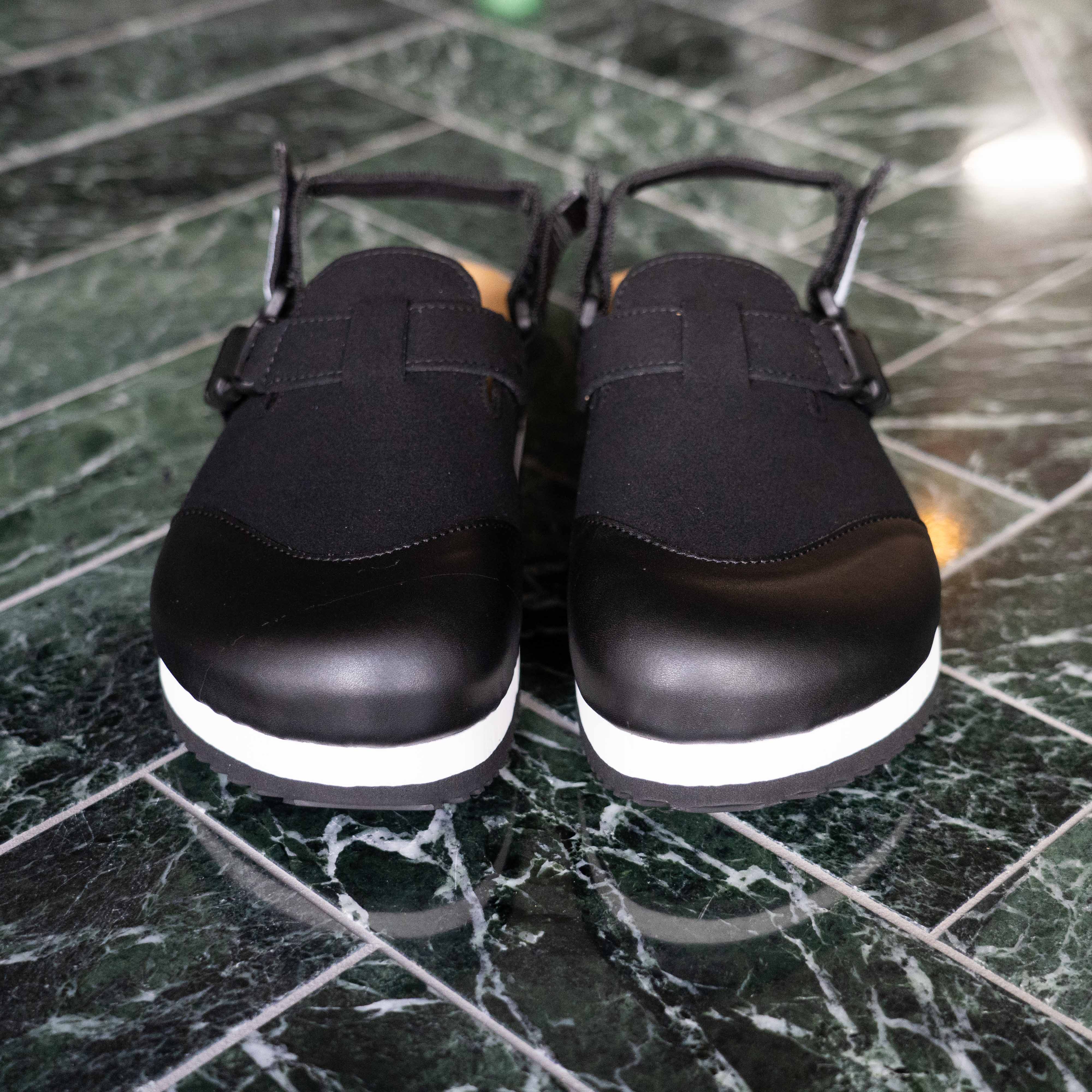 NOVESTA TARTA BLACK – THE CLOAKROOM