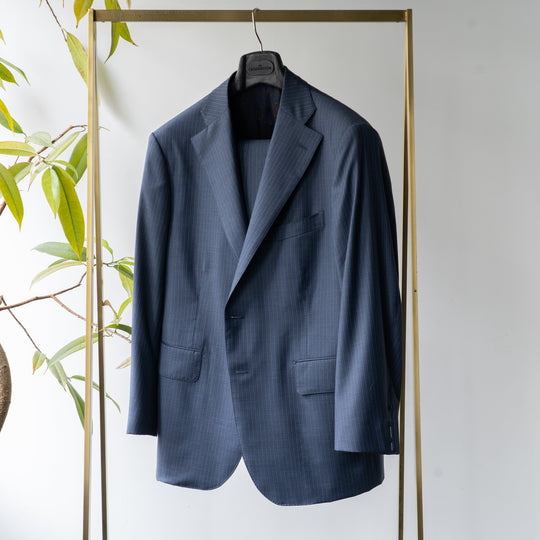 Loro Piana AUSTRALISのネイビーストライプスーツ