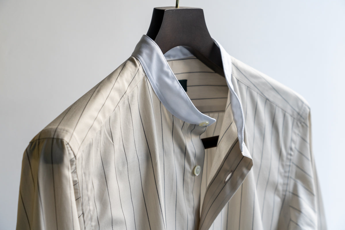 The Cloakroom バンドカラーシャツ / クレリックストライプ THE CLOAKROOM